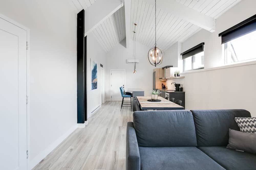 Photo of Livingroom in Laval