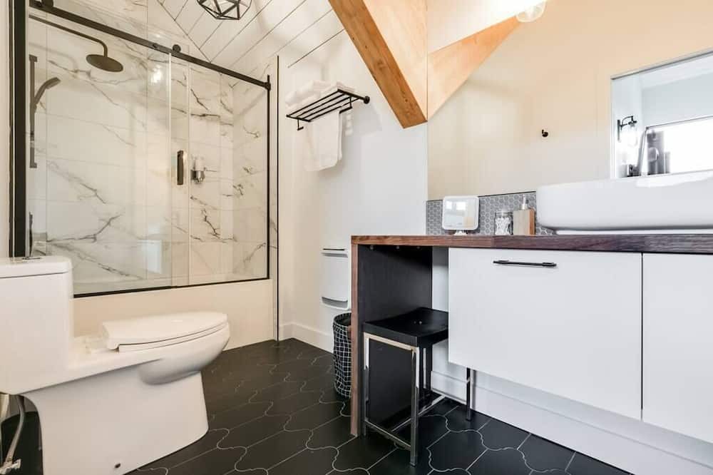 Photo of Bathroom in Laval