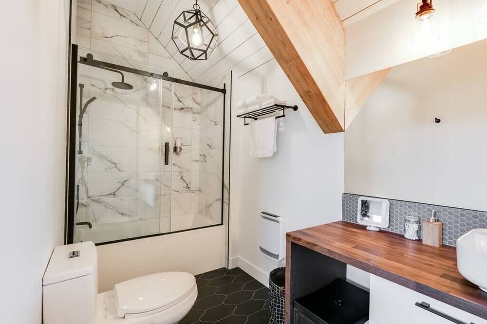 Photo of Bathroom in Laval
