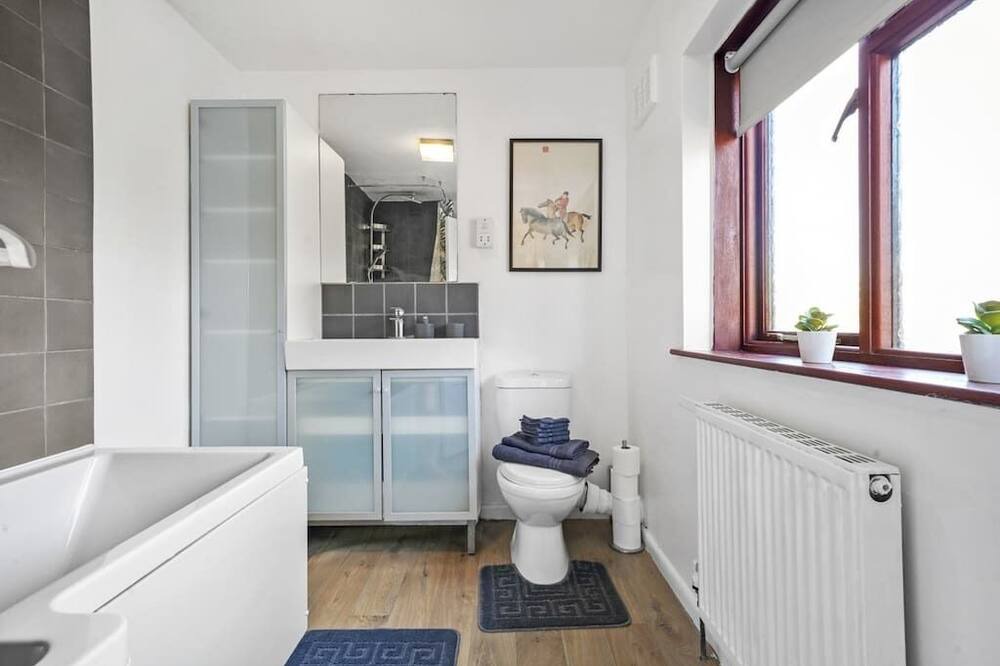 Photo of Bathroom in Rugby