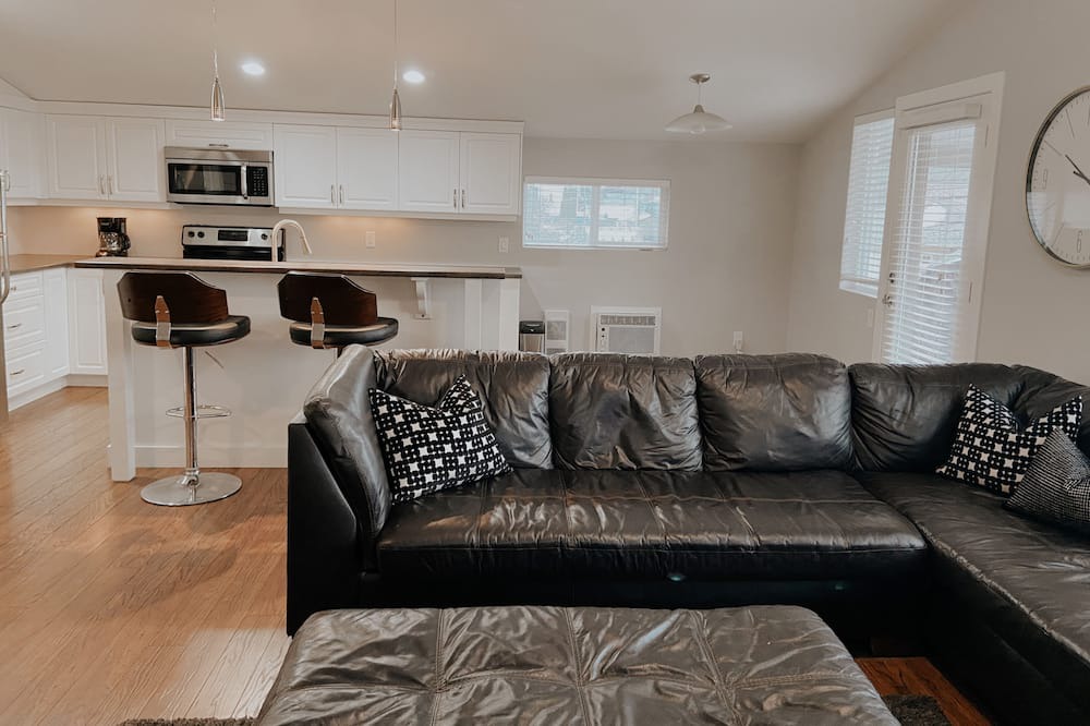 Photo of Livingroom in North End
