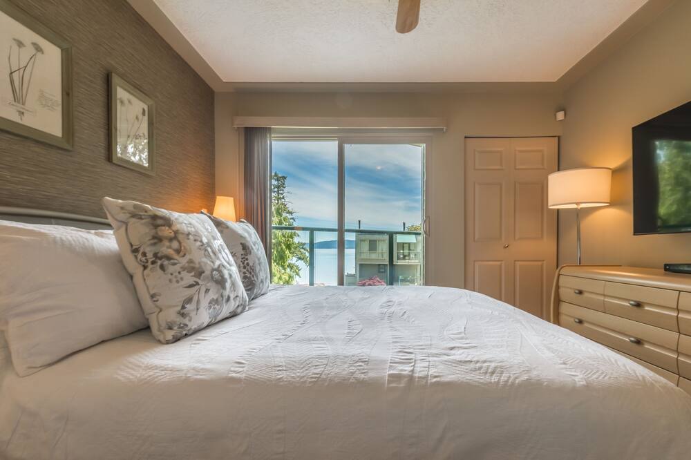 Photo of Bedroom in North Oyster