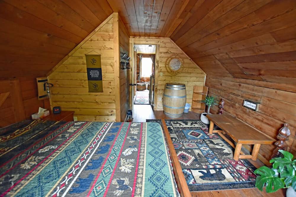 Photo of Bedroom in Ainsworth Hot Springs