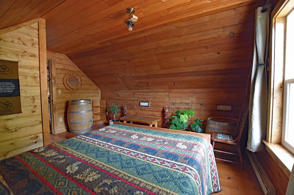 Photo of Bedroom in Ainsworth Hot Springs
