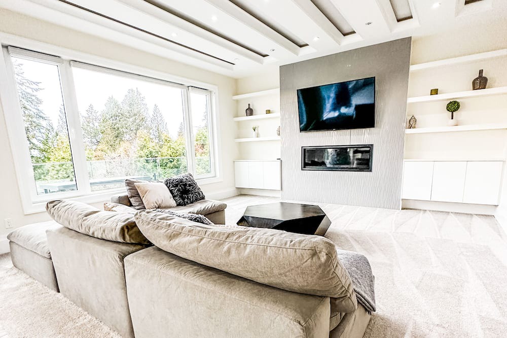 Photo of Livingroom in Hollyburn
