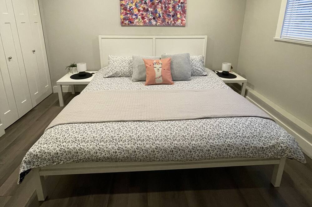 Photo of Bedroom in Delta