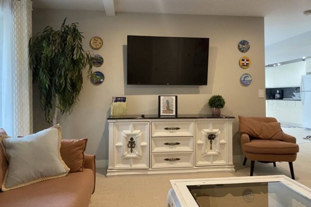Photo of Livingroom in West Kelowna Estates
