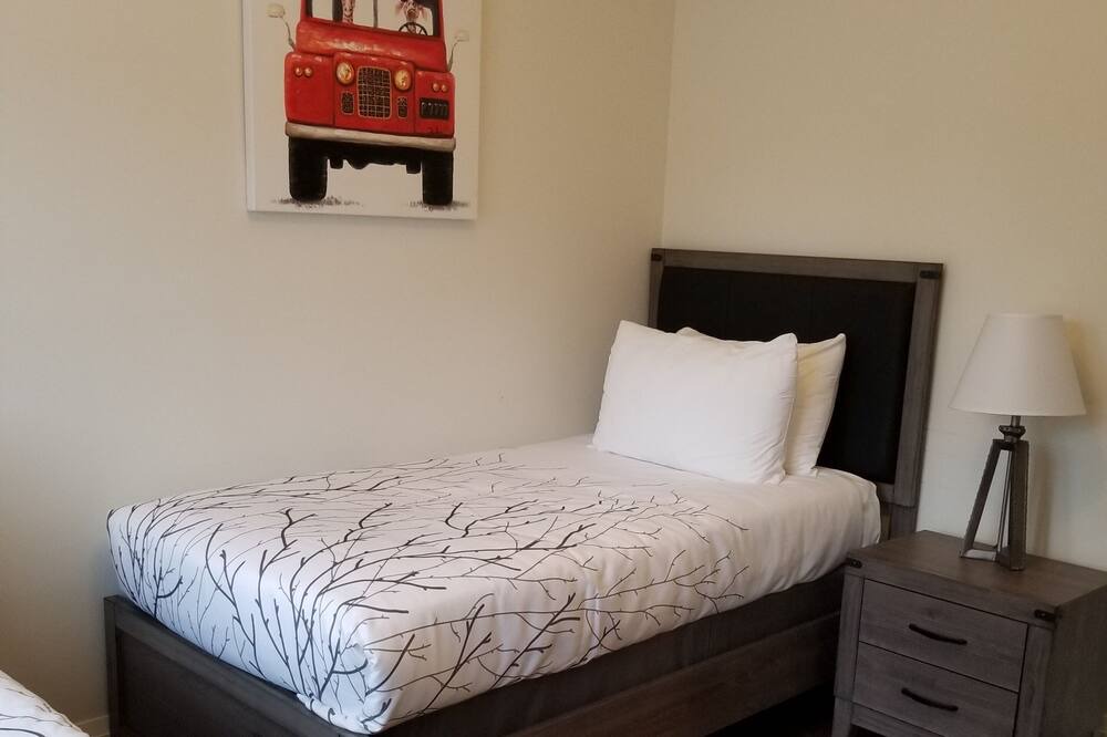 Photo of Bedroom in Muskoka Lakes
