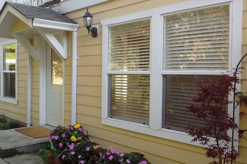 Photo of Outdoor in Maple Bay