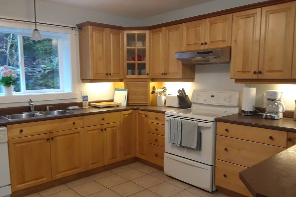 Photo of Others in Maple Bay