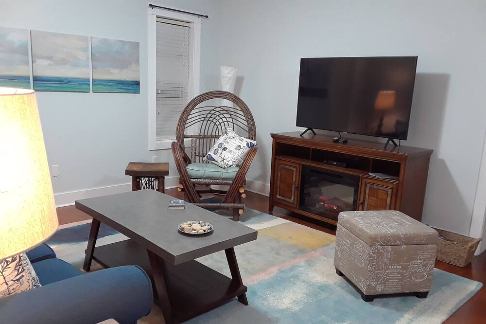 Photo of Bedroom in Maple Bay