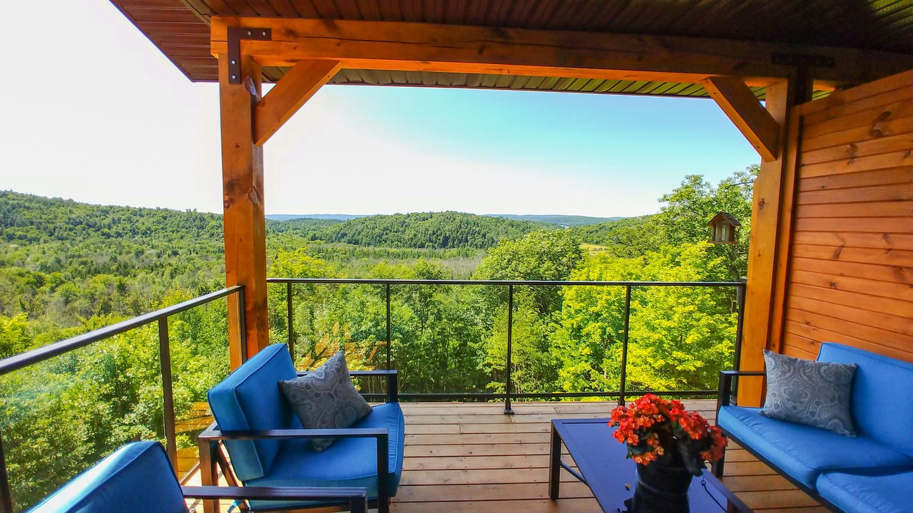 Photo of Patio Balcony in Les Collines-de-l'Outaouais Regional County Municipality
