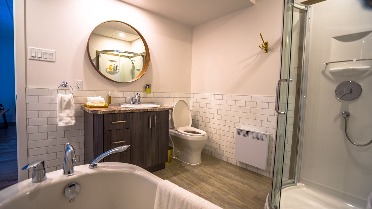 Photo of Bathroom in Les Collines-de-l'Outaouais Regional County Municipality