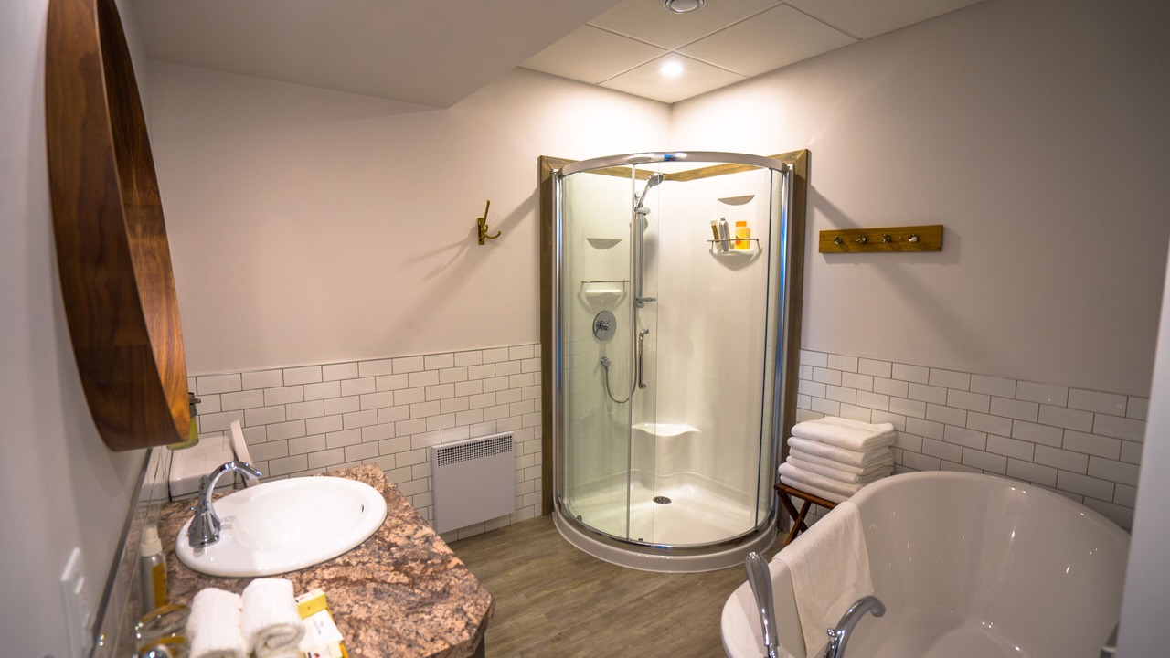 Photo of Bathroom in Les Collines-de-l'Outaouais Regional County Municipality