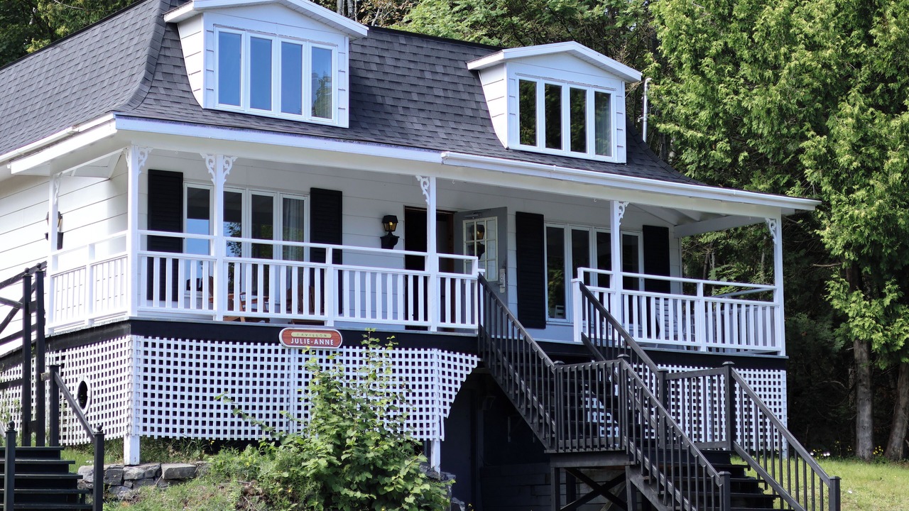 Photo of Bedroom in Pointe-au-Pic