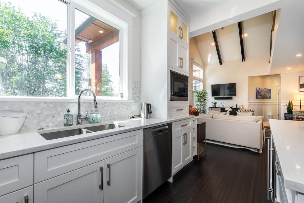 Photo of Kitchen in Eastern Hillsides