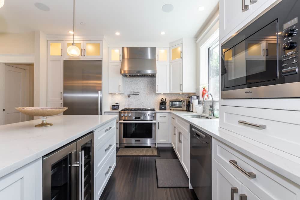 Photo of Kitchen in Eastern Hillsides