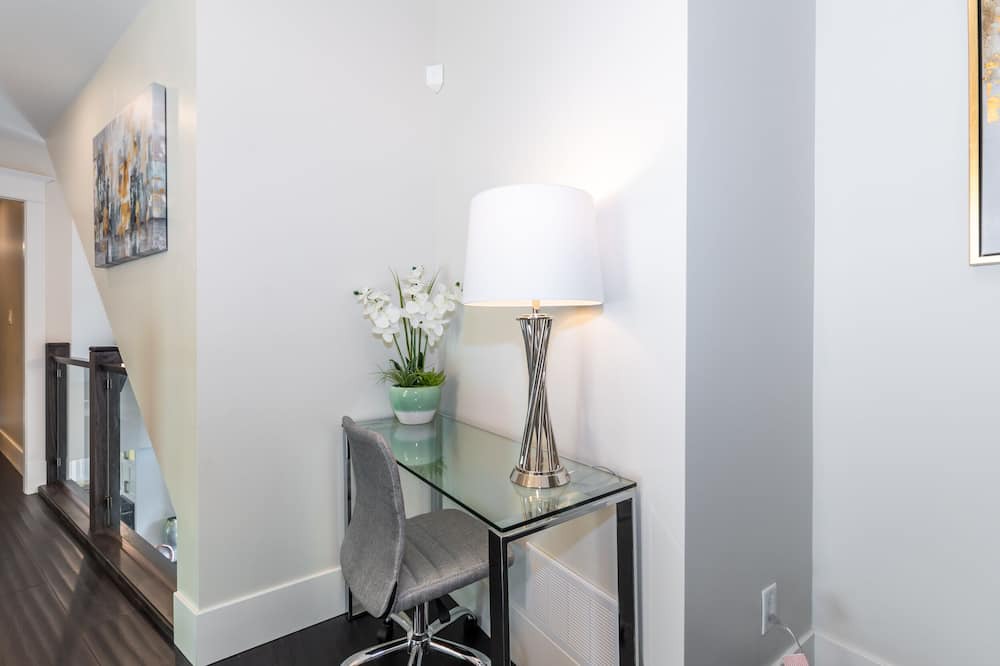 Photo of Bedroom in Eastern Hillsides