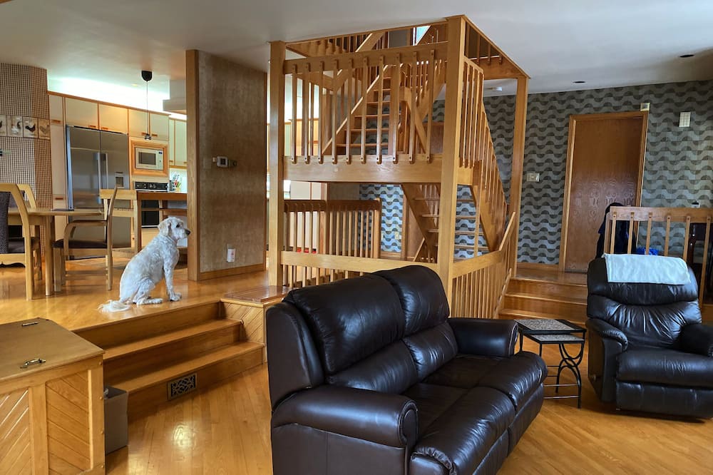 Photo of Livingroom in Ogden