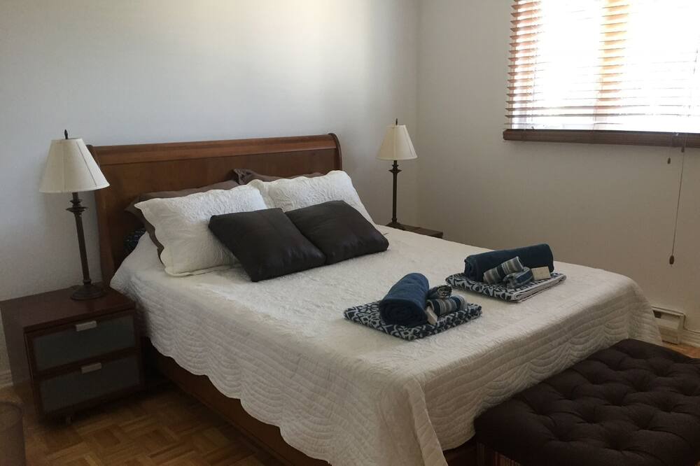 Photo of Bedroom in Laval-des-Rapides