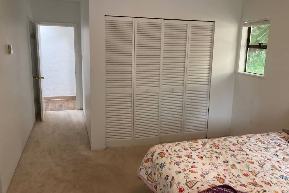 Photo of Bedroom in Oakridge