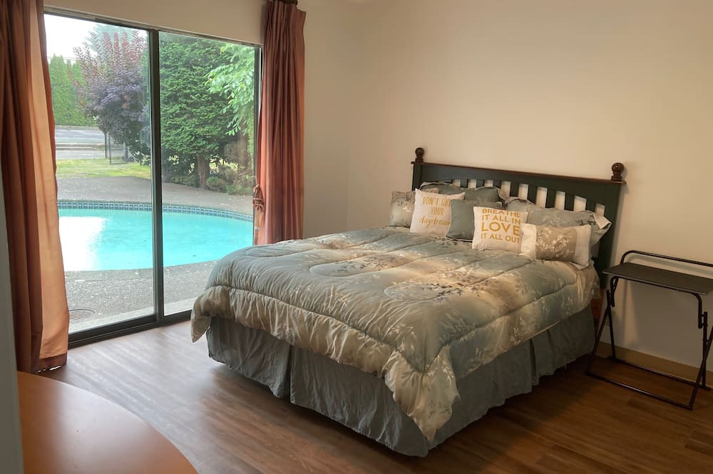 Photo of Bedroom in Oakridge