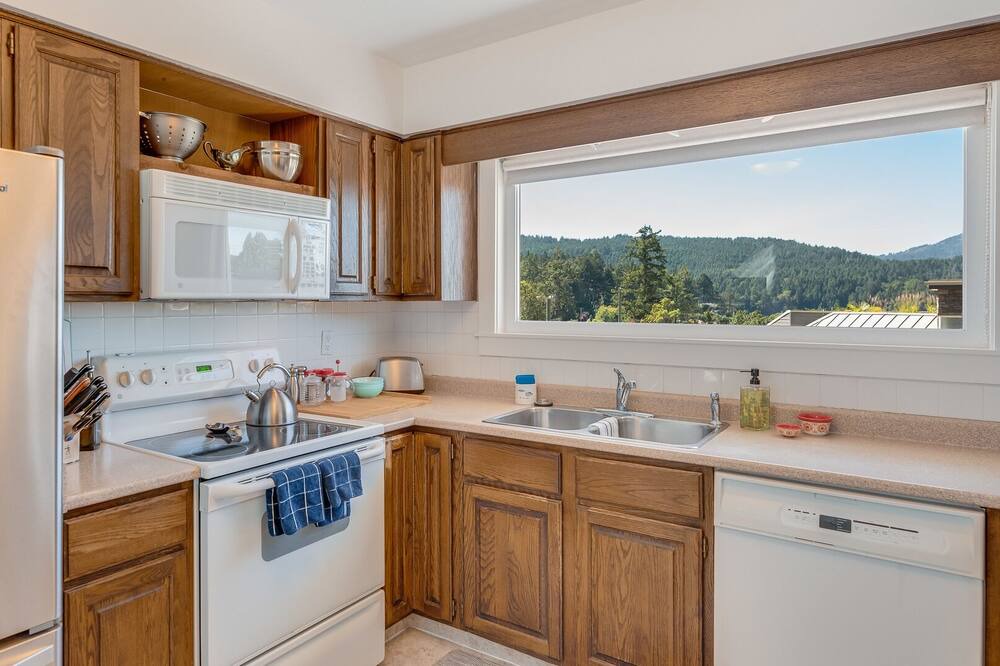 Photo of Others in Brentwood Bay