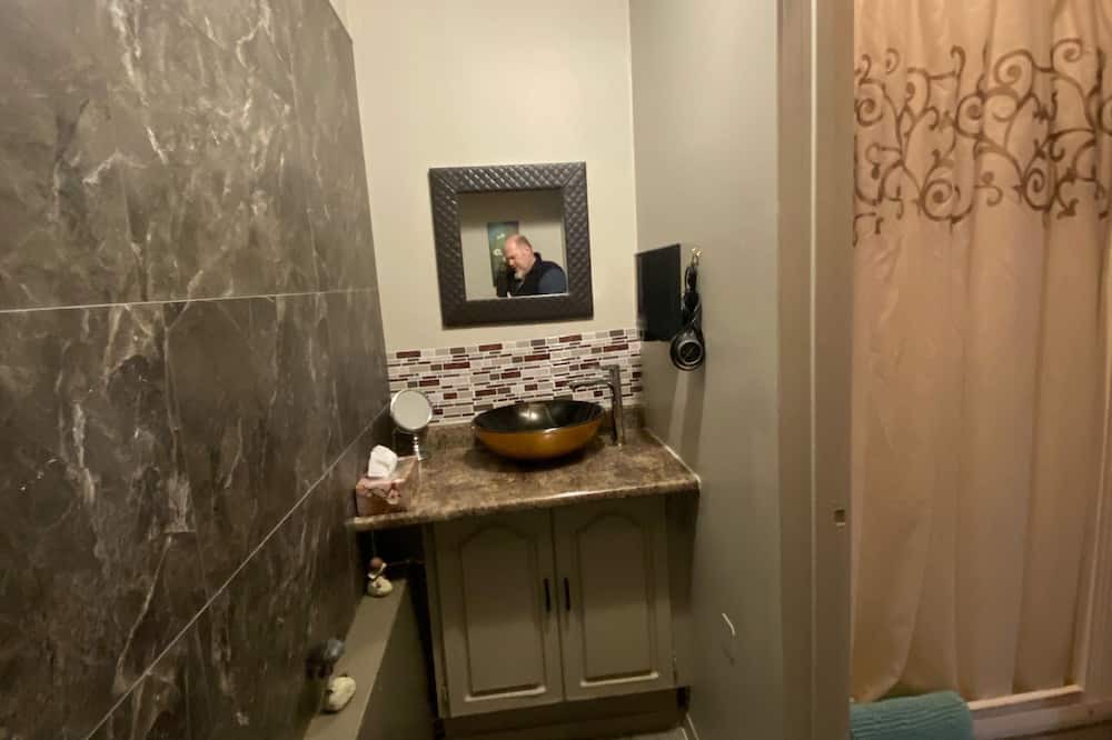 Photo of Bathroom in Stewart
