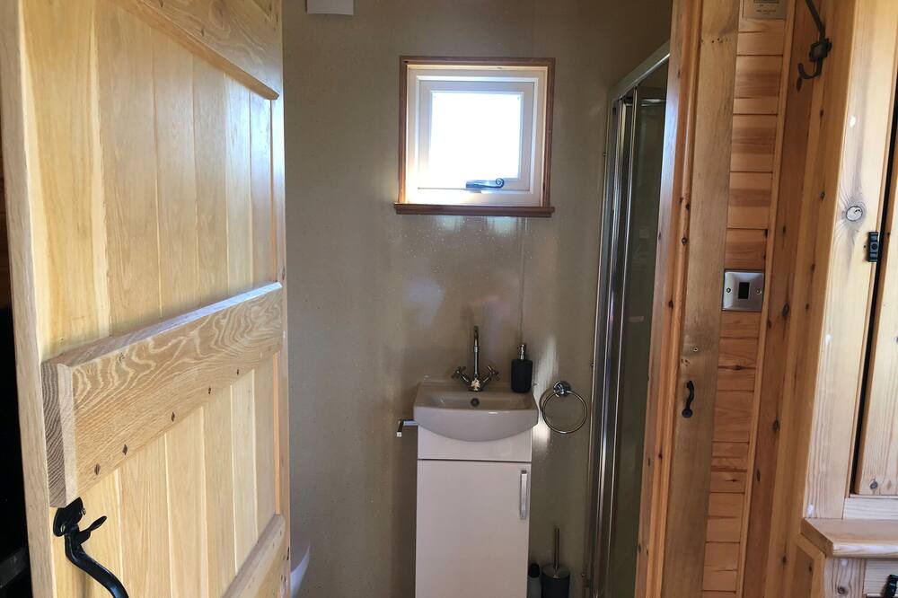 Photo of Bathroom in Shackerstone