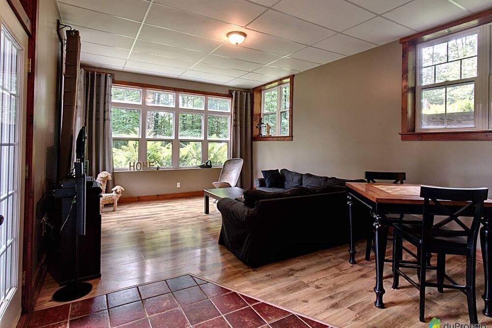 Photo of Livingroom in North Hatley