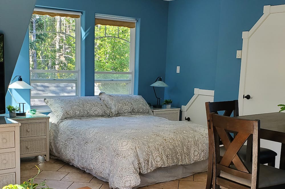 Photo of Bedroom in Otter Point