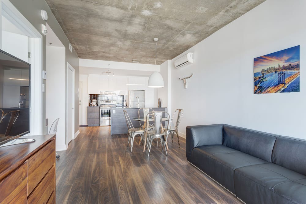 Photo of Livingroom in Brossard