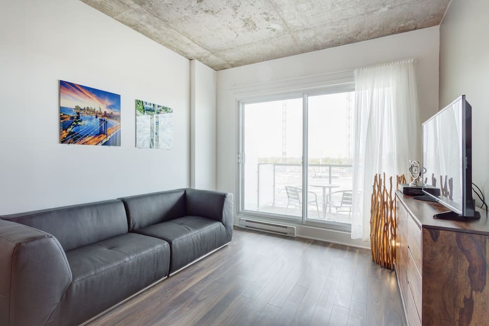 Photo of Livingroom in Brossard