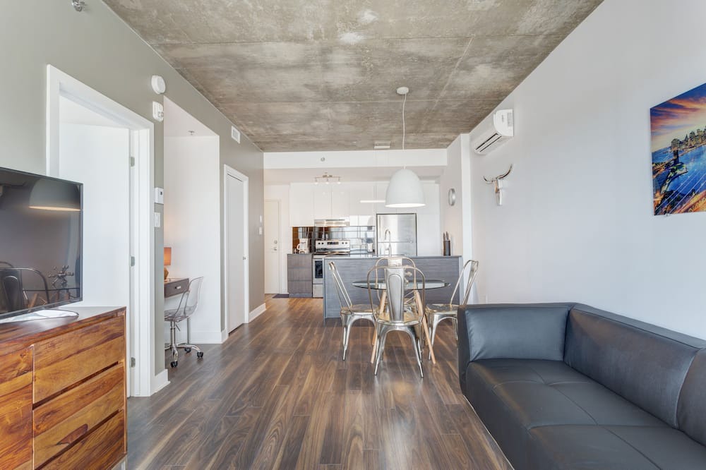 Photo of Livingroom in Brossard