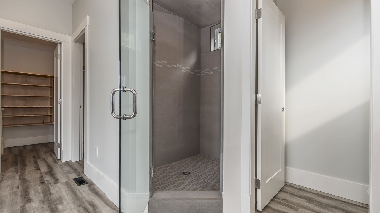 Photo of Bathroom in Harrison Hot Springs