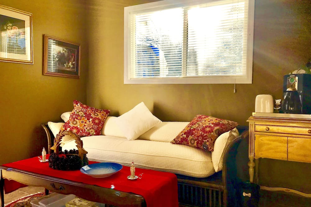 Photo of Livingroom in Steveston