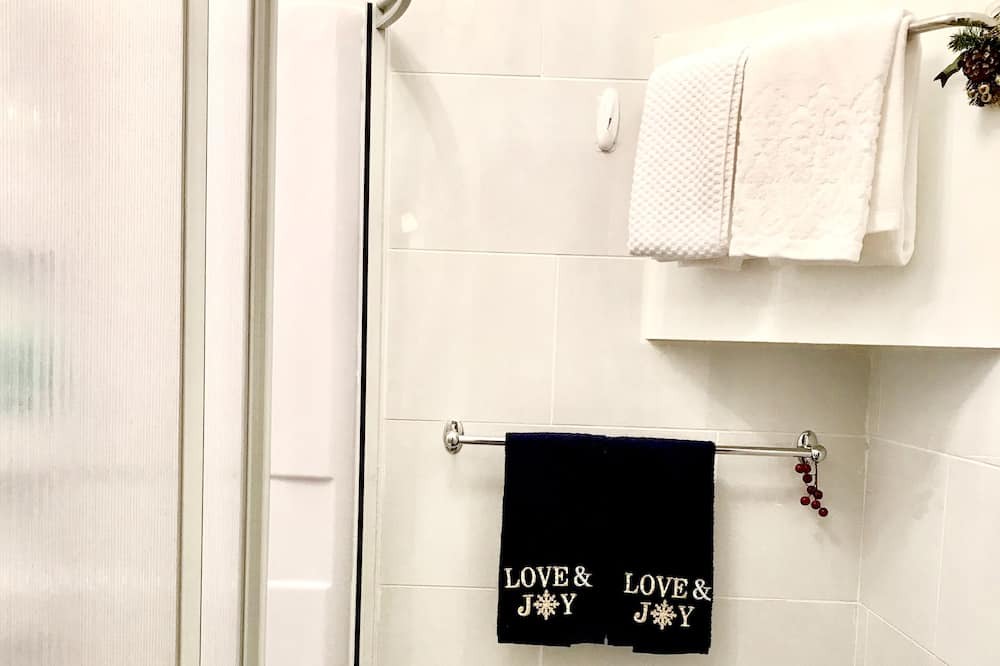 Photo of Bathroom in Steveston