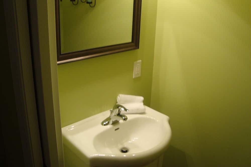 Photo of Bathroom in Meadowbank
