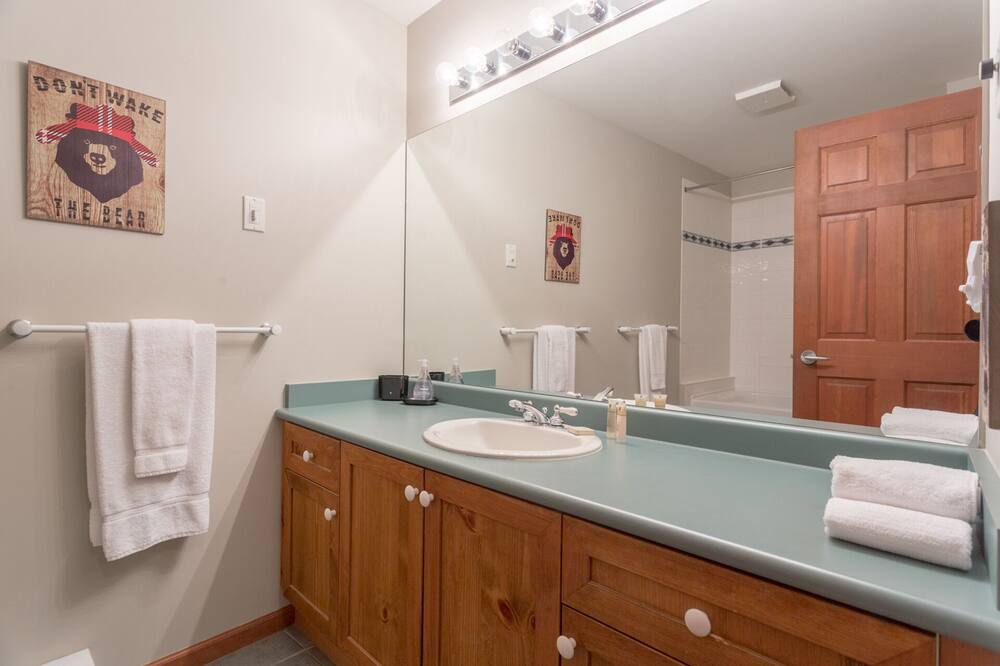 Photo of Bathroom in Blueberry Hill