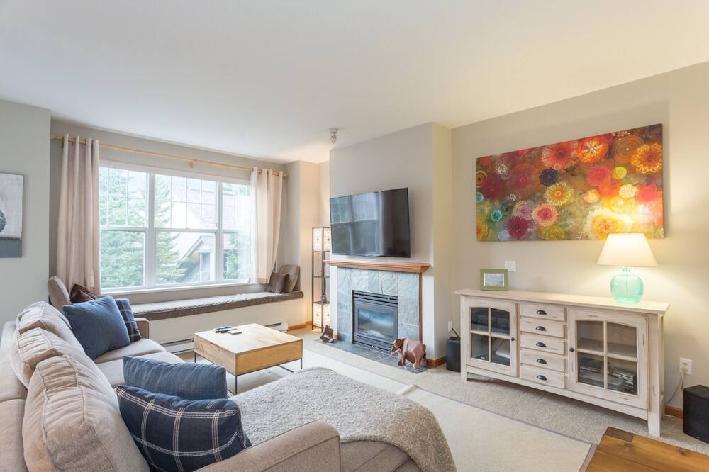 Photo of Livingroom in Blueberry Hill