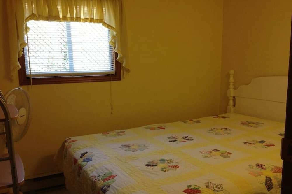 Photo of Bedroom in Grand Bend