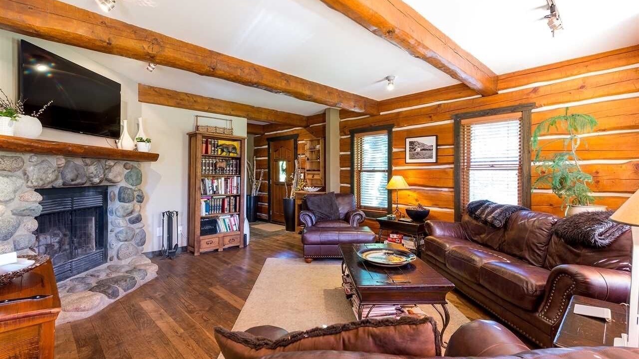 Photo of Livingroom in Pemberton