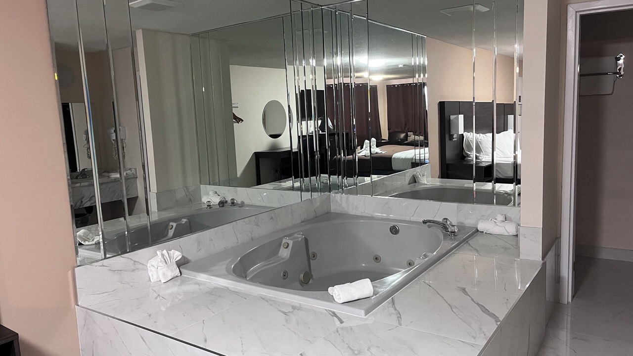 Photo of Bedroom in Fallsview