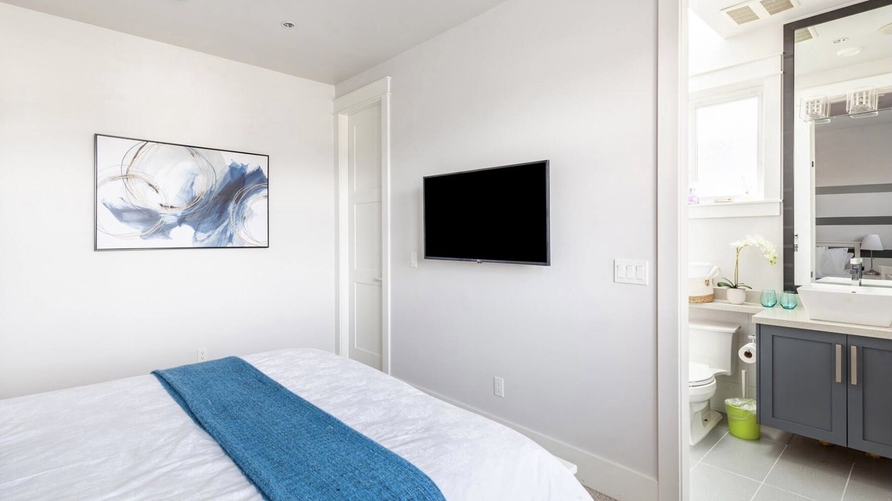 Photo of Bedroom in Oakridge