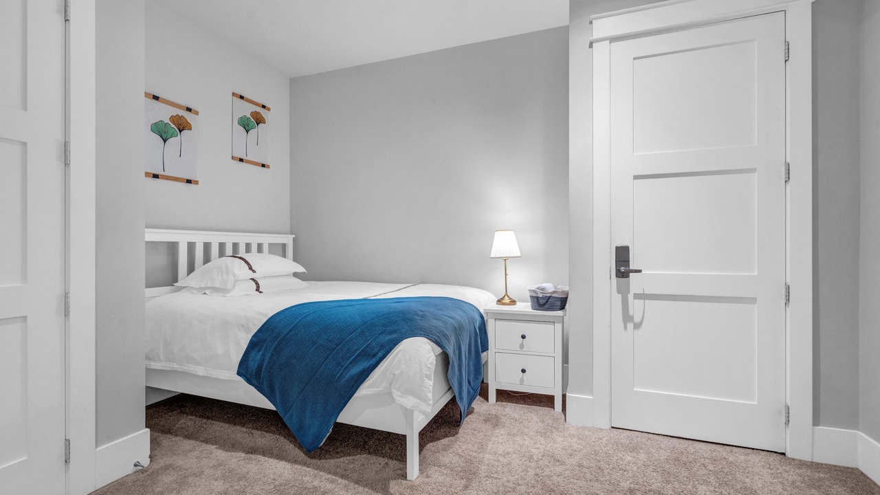 Photo of Bedroom in Oakridge