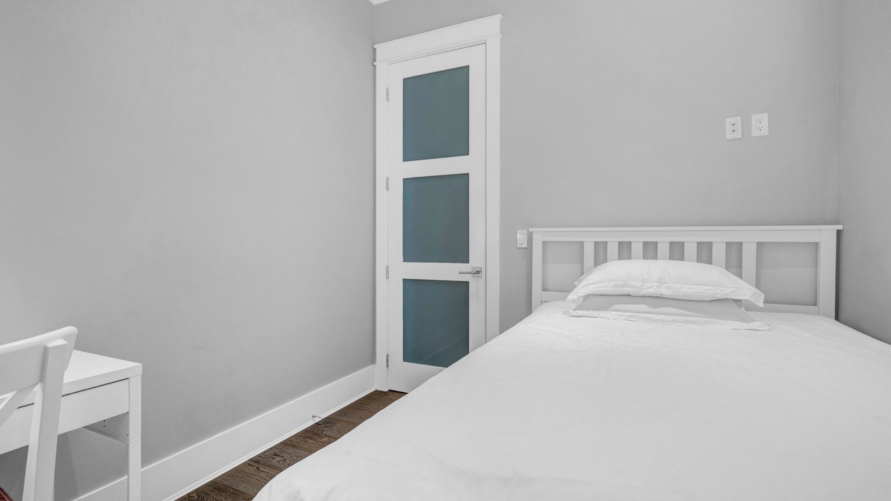 Photo of Bedroom in Oakridge
