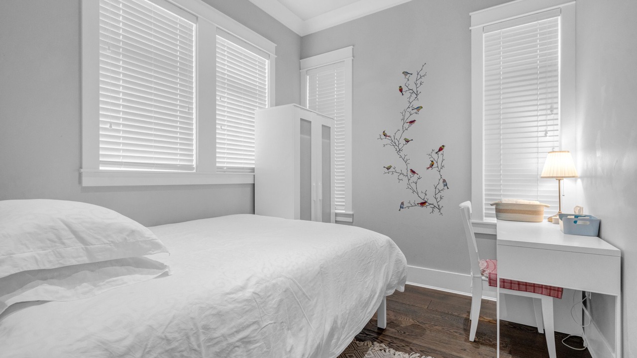 Photo of Bedroom in Oakridge