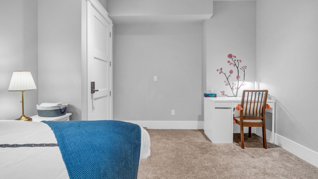 Photo of Bedroom in Oakridge