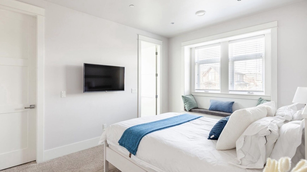Photo of Bedroom in Oakridge