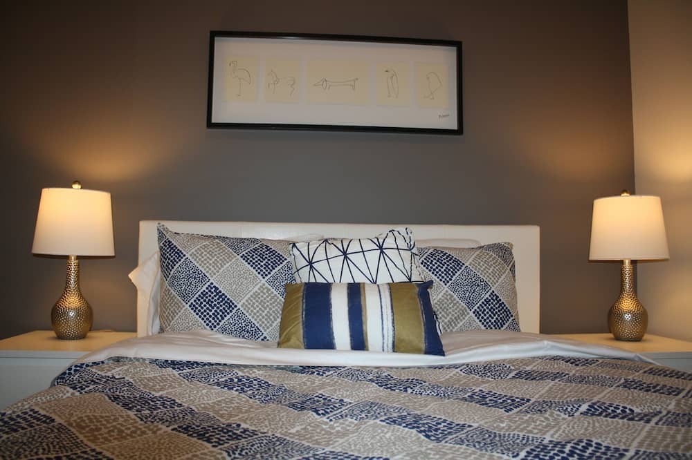 Photo of Bedroom in La Petite-Patrie